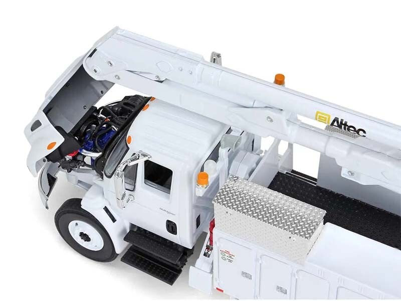 International DuraStar Utility Bucket Truck 1:34 Scale Diecast 10-3901