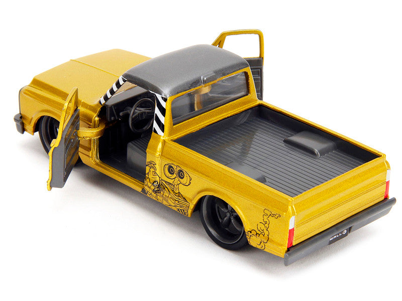 1972 Chevrolet Cheyenne Truck Gold Diecast Model 34925