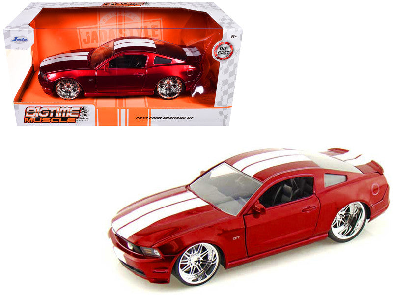 Red and white model car with 'Gieco' branding on a white background