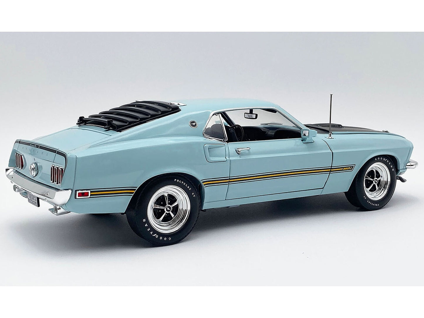 1969 Ford Mustang Mach 1 428 Cobra Jet 1/18 Scale Die cast Car A1801885