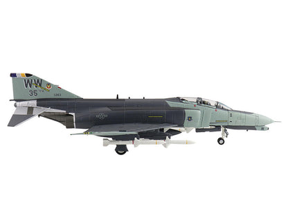 Model of a military jet aircraft on a white background