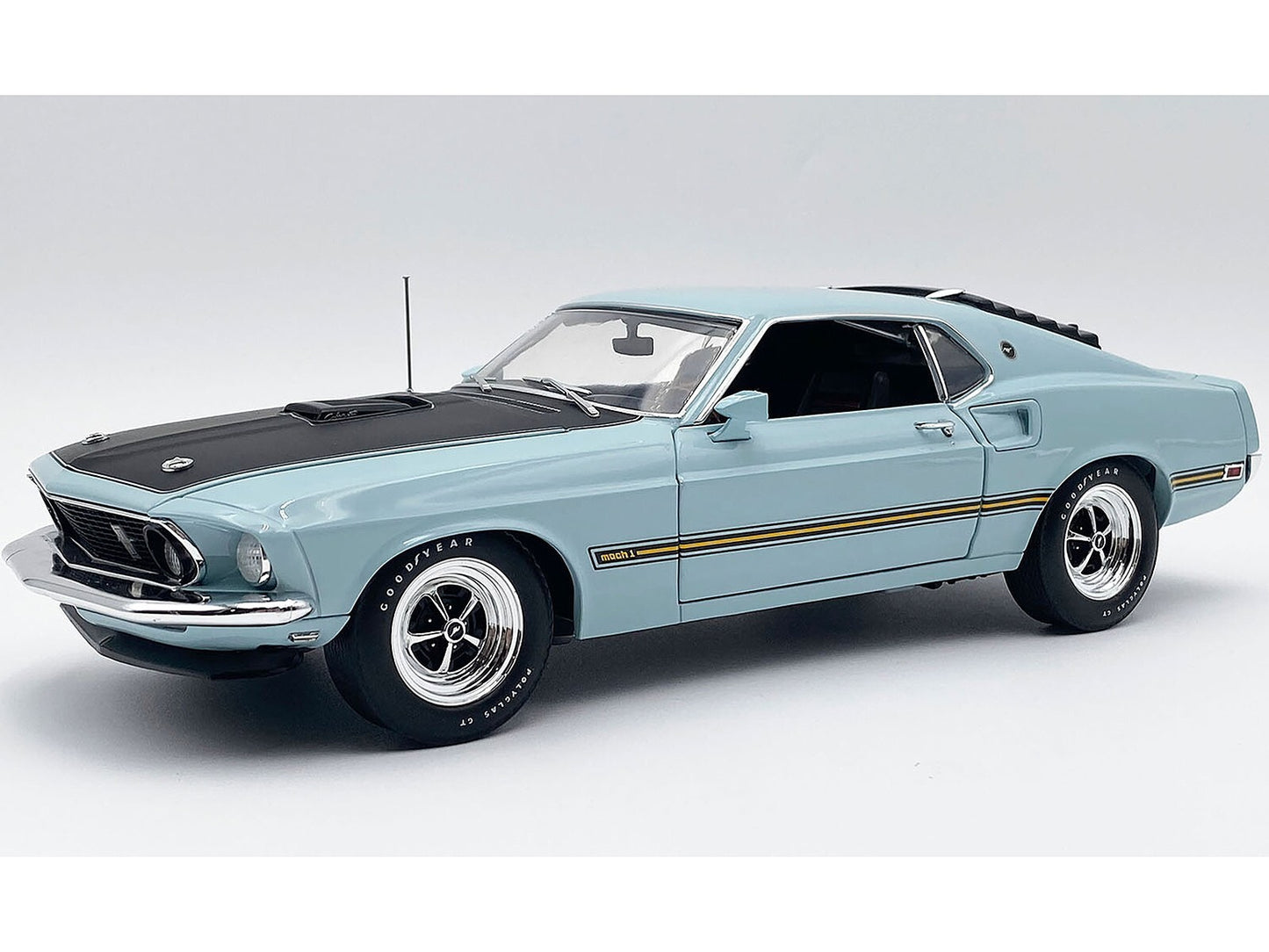 1969 Ford Mustang Mach 1 428 Cobra Jet 1/18 Scale Die cast Car A1801885