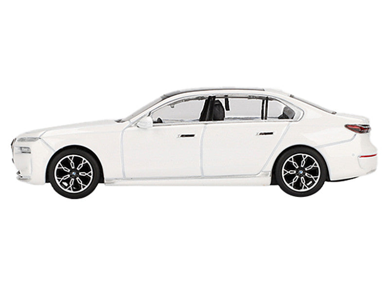 BMW I7 xDrive60 Mineral White 1/64 Scale Diecast Model MGT00819