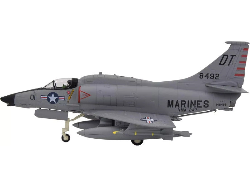 Douglas A-4D Skyhawk Aircraft United States Marine Corps 1/72 Scale Diecast Model FS023A