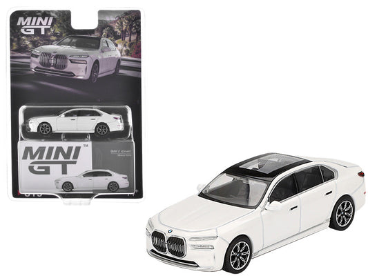 BMW I7 xDrive60 Mineral White 1/64 Scale Diecast Model MGT00819