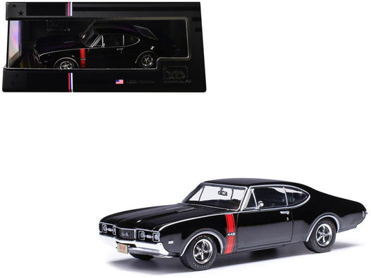 1970 Oldsmobile 442 W-30 Black W/Red Stripes 1/43 Scale Diecast Model IA43006